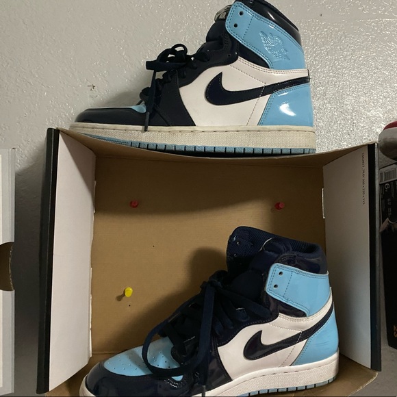 Air Jordan 1 Retros “Blue Chills” - Picture 1 of 4